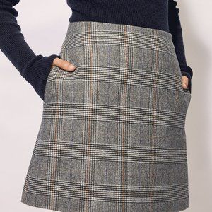 Aritzia Wilfred classic mini skirt size 6